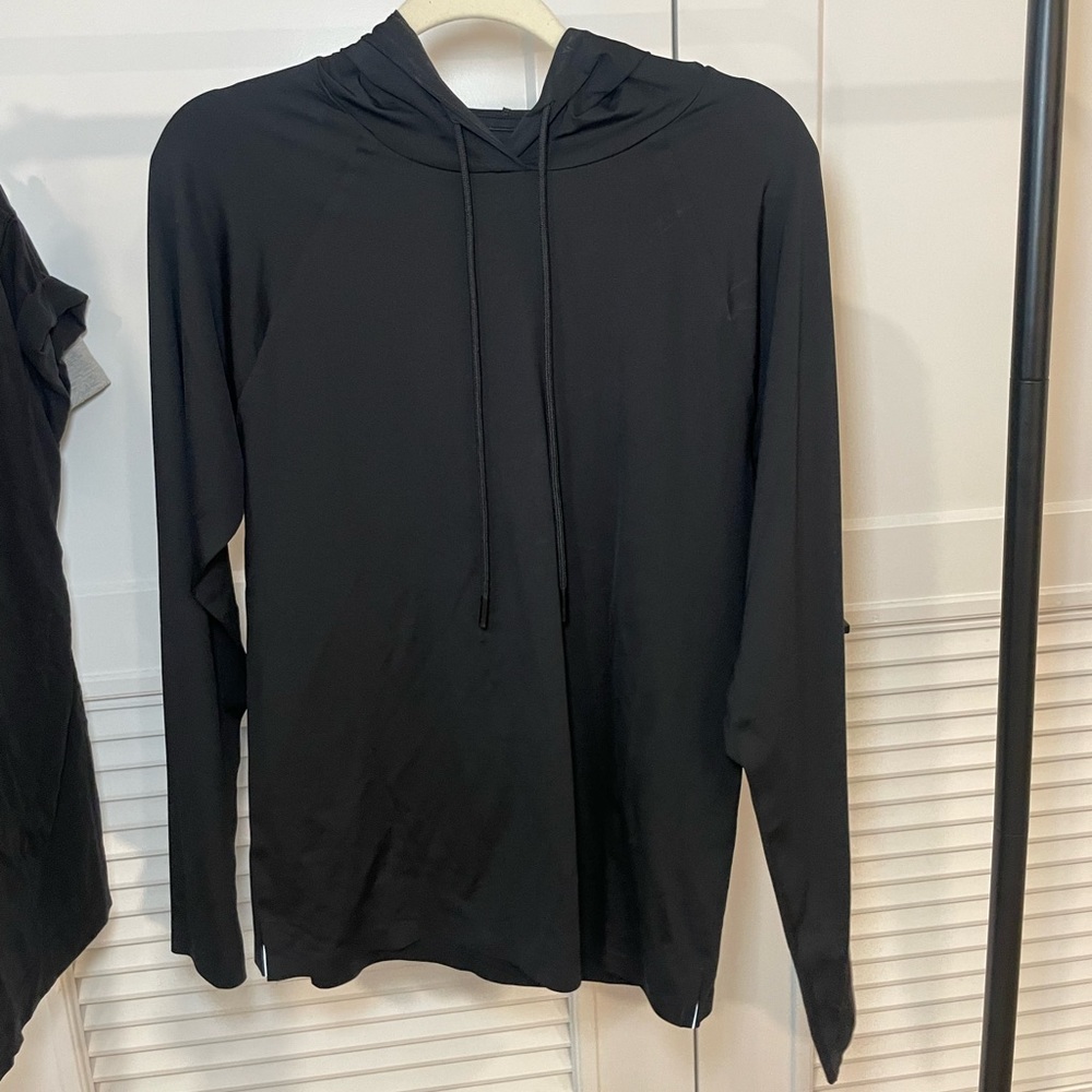 Alo yoga men’s Idol Hooded Runner Pullover